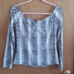 Rue21 off the shoulder snake skin long sleeve top NWOT sz XL